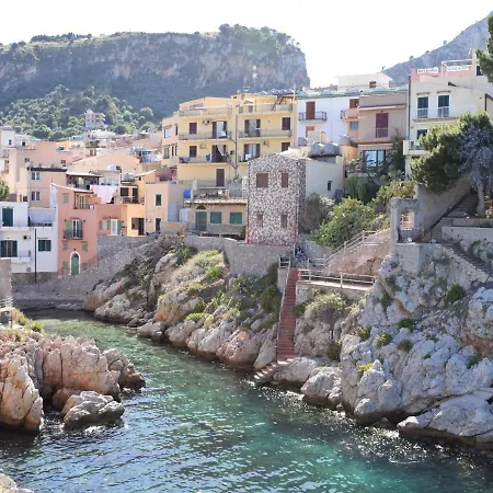 Pleasant Holiday Home In Santa Flavia *