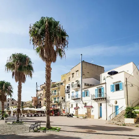 Holiday home Pleasant Holiday Home In Santa Flavia *